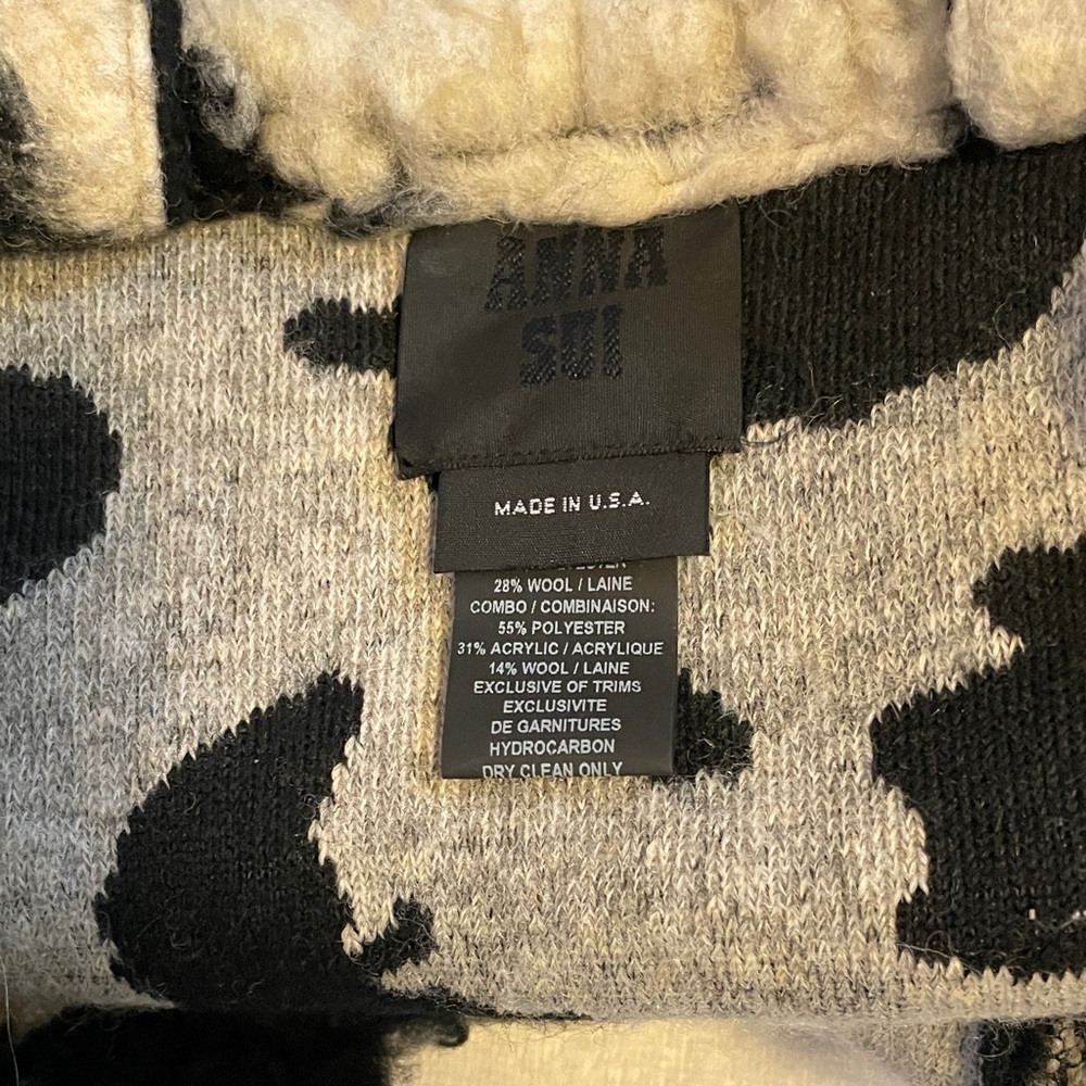 Anna Sui Black and Cream Tote - Picture 3 of 3